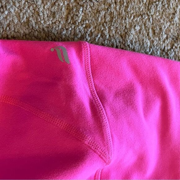 Fabletics medium hot pink leggings - Picture 8 of 8